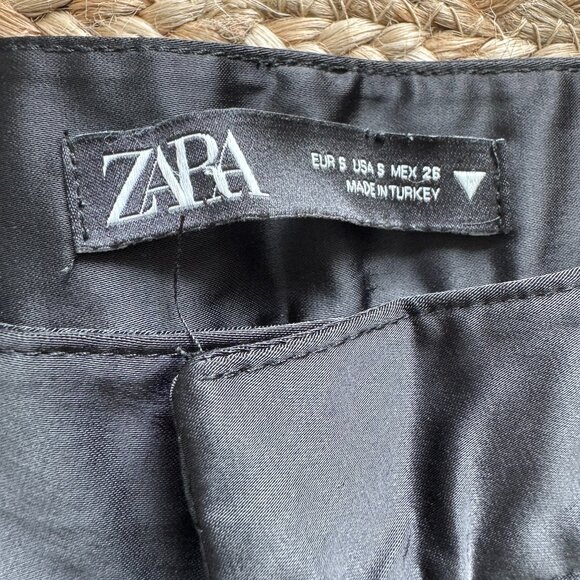 ✨ ZARA Satin High-Waisted Wide-Leg Pants – Black (Ref. 3067/917/800) - Picture 13 of 15
